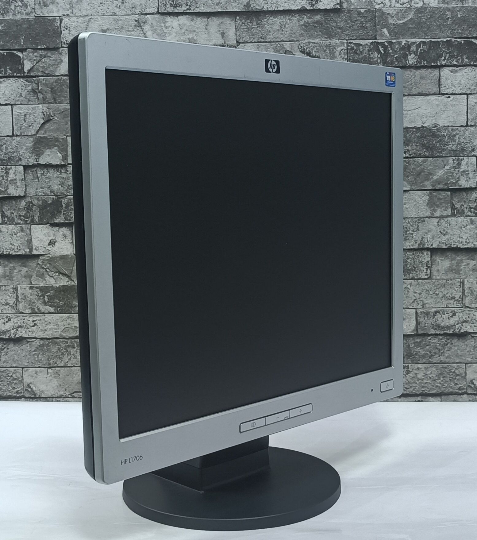 HP L1706 17 Inch Monitor (USED) - Image 4