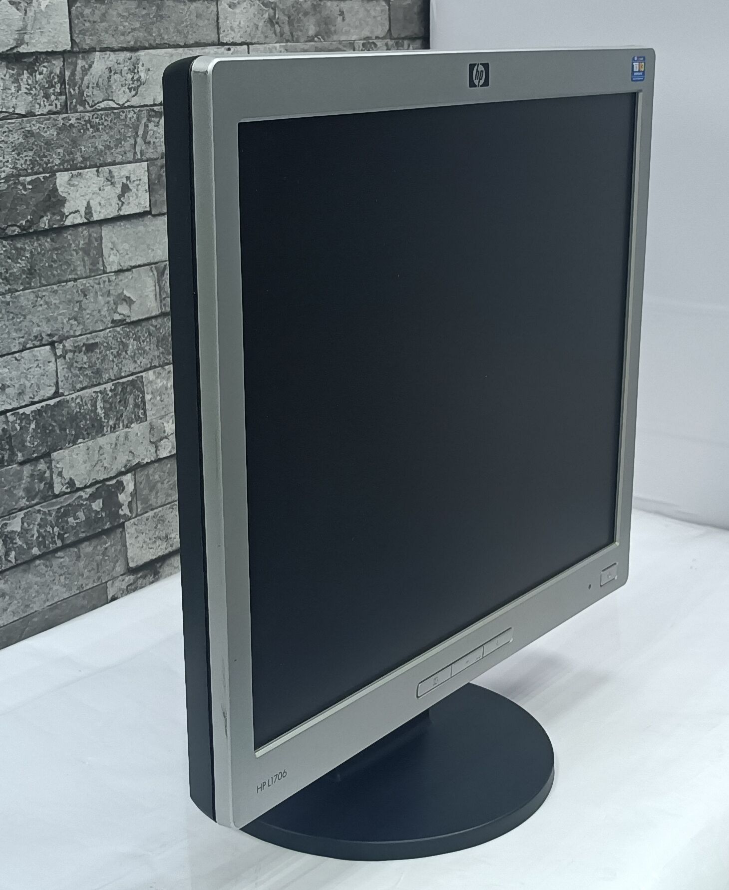 HP L1706 17 Inch Monitor (USED) - Image 7