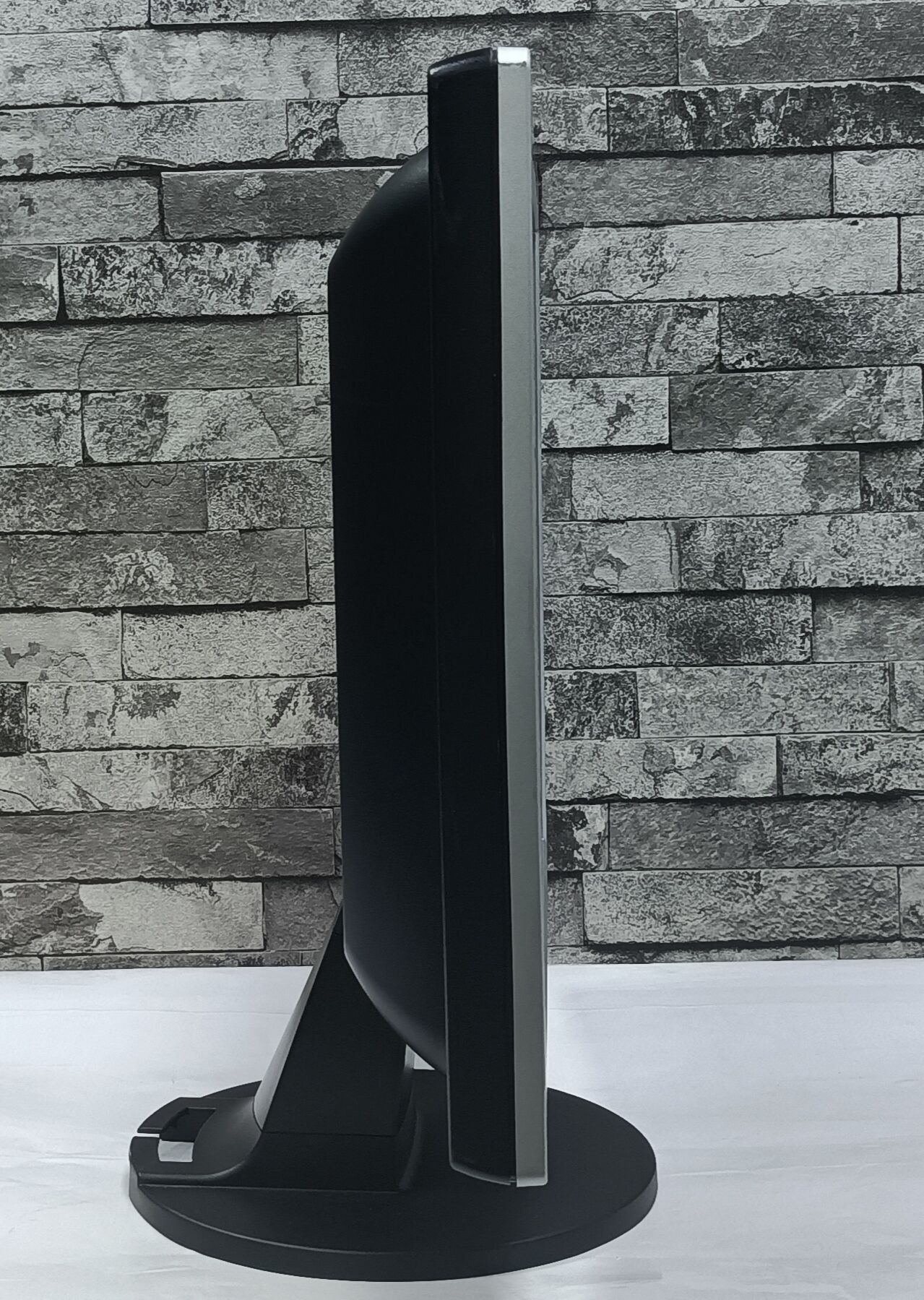 HP L1706 17 Inch Monitor (USED) - Image 3