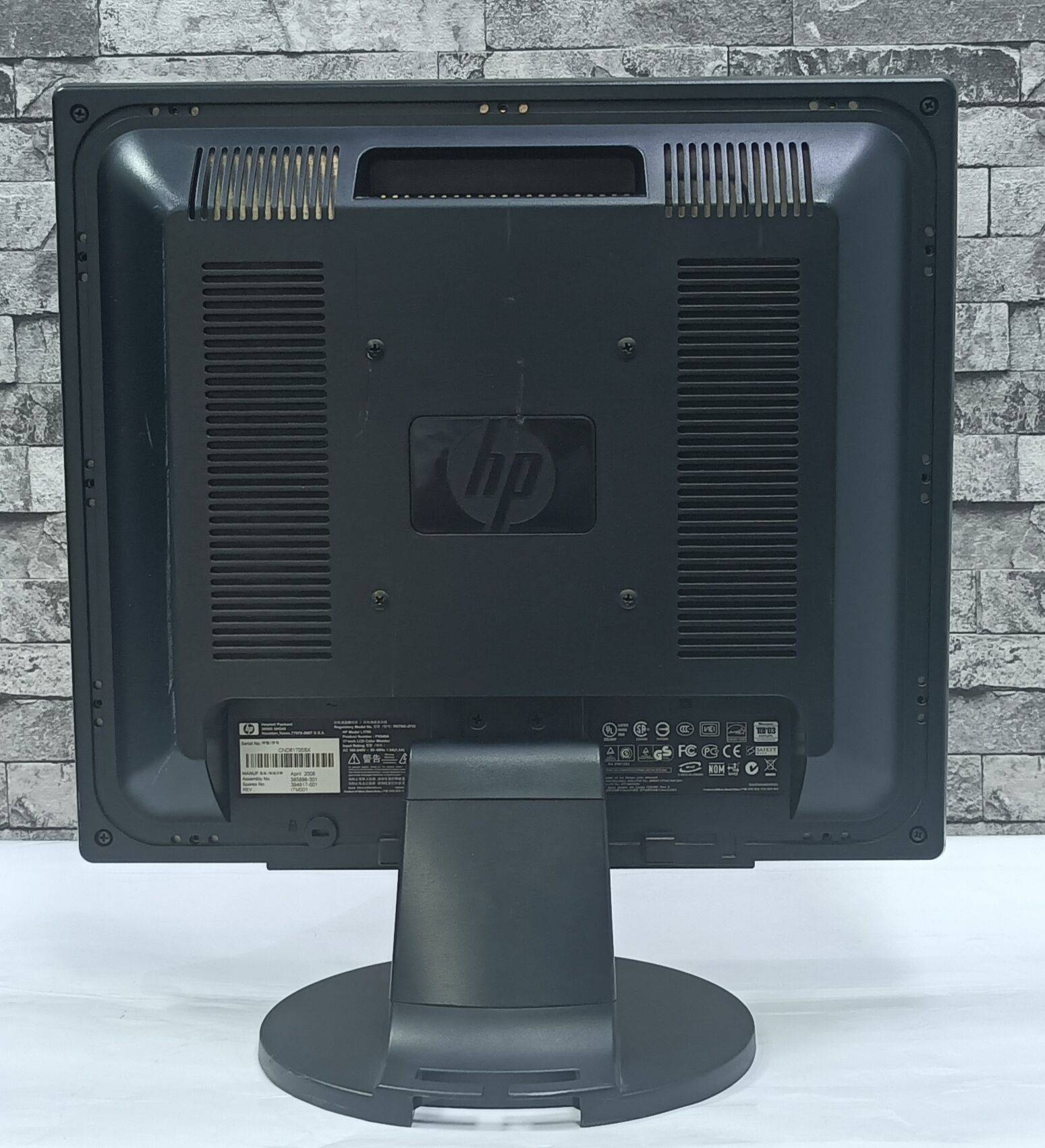 HP L1706 17 Inch Monitor (USED) - Image 2